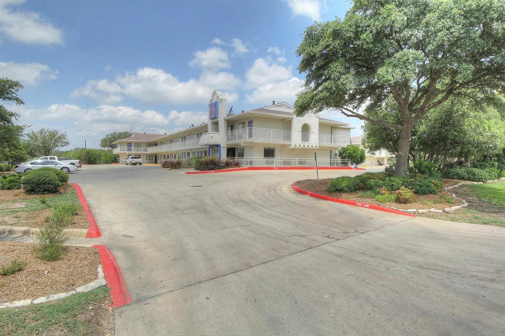 Motel 6 San Antonio, Tx Six Flags Fiesta Tx - La Cantera Area Eksteriør billede
